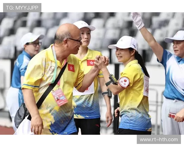 赛场内外:羽毛球文化节吸引众多悉尼市民参与 赛场内外:羽毛球文化节吸引众多悉尼市民参与