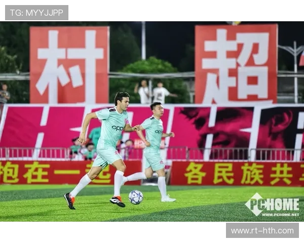 汇丰青少年公开赛男子C组加洞赛紧张激烈,黄永颢罚杆后长推制胜 汇丰青少年公开赛男子C组加洞赛紧张激烈,黄永颢罚杆后长推制胜